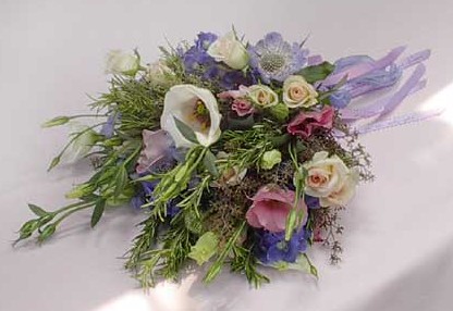 http://www.jewelrybyrhonda.com/images/cakecharms/fortune_bouquet_-_fresh_flowers.jpg